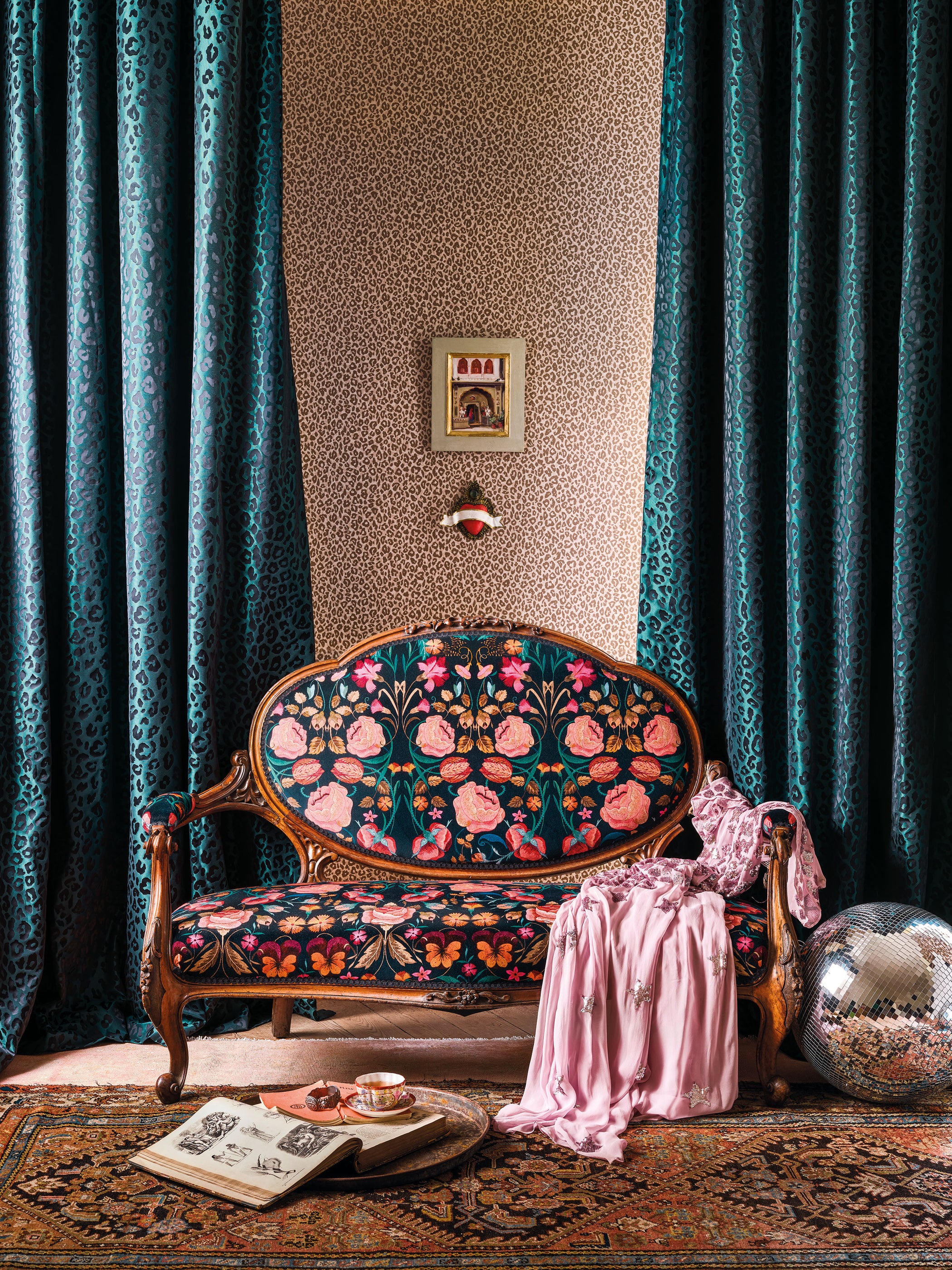 Temperley London (INT)