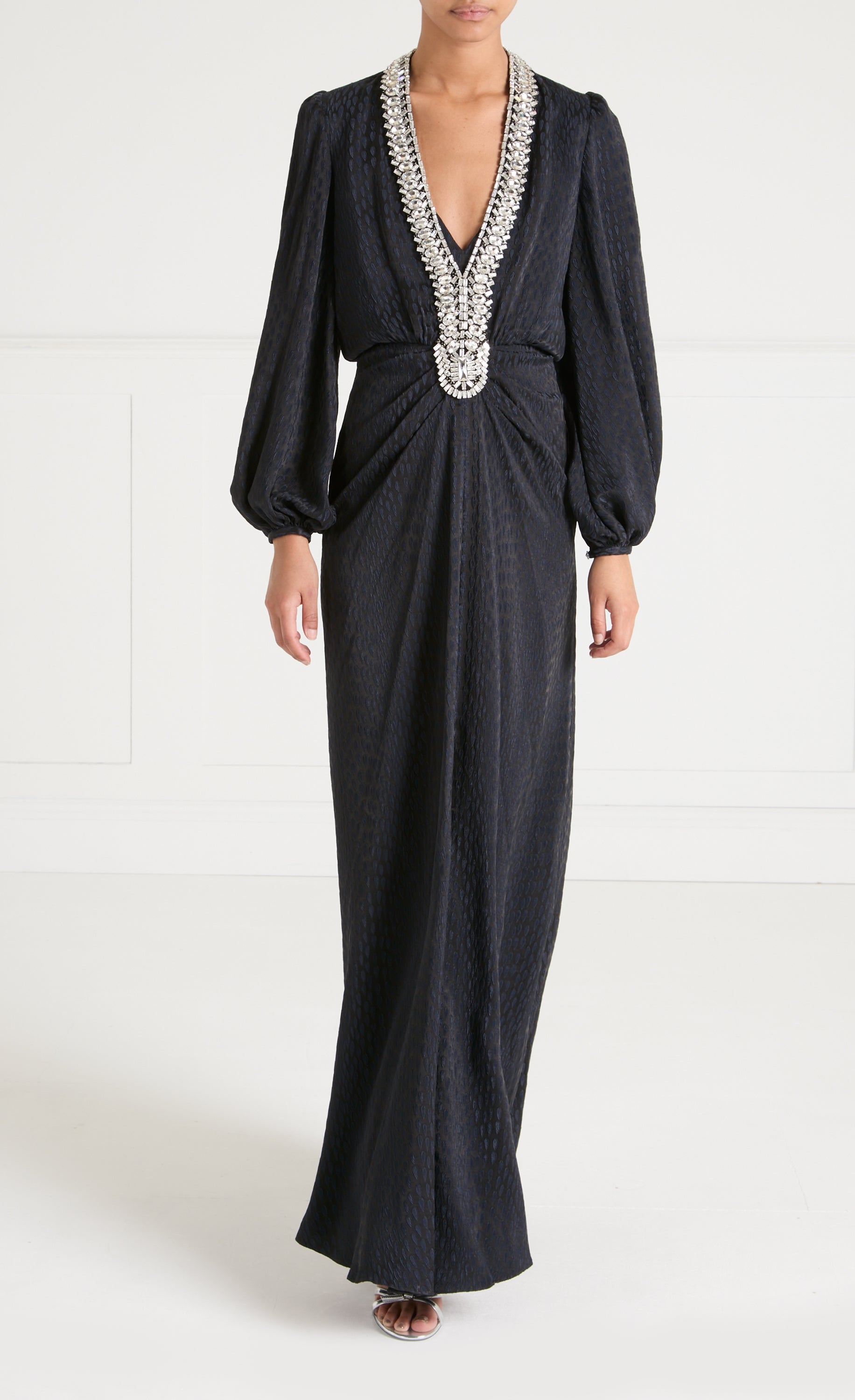 Pyramus Sleeved Gown - Black