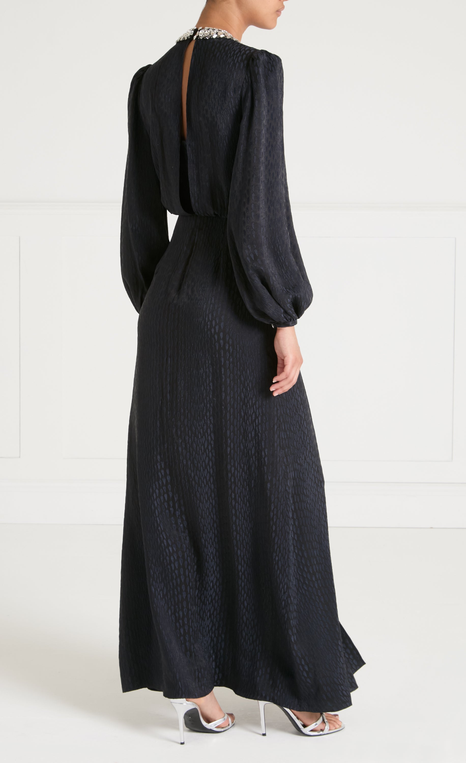 Pyramus Sleeved Gown - Black