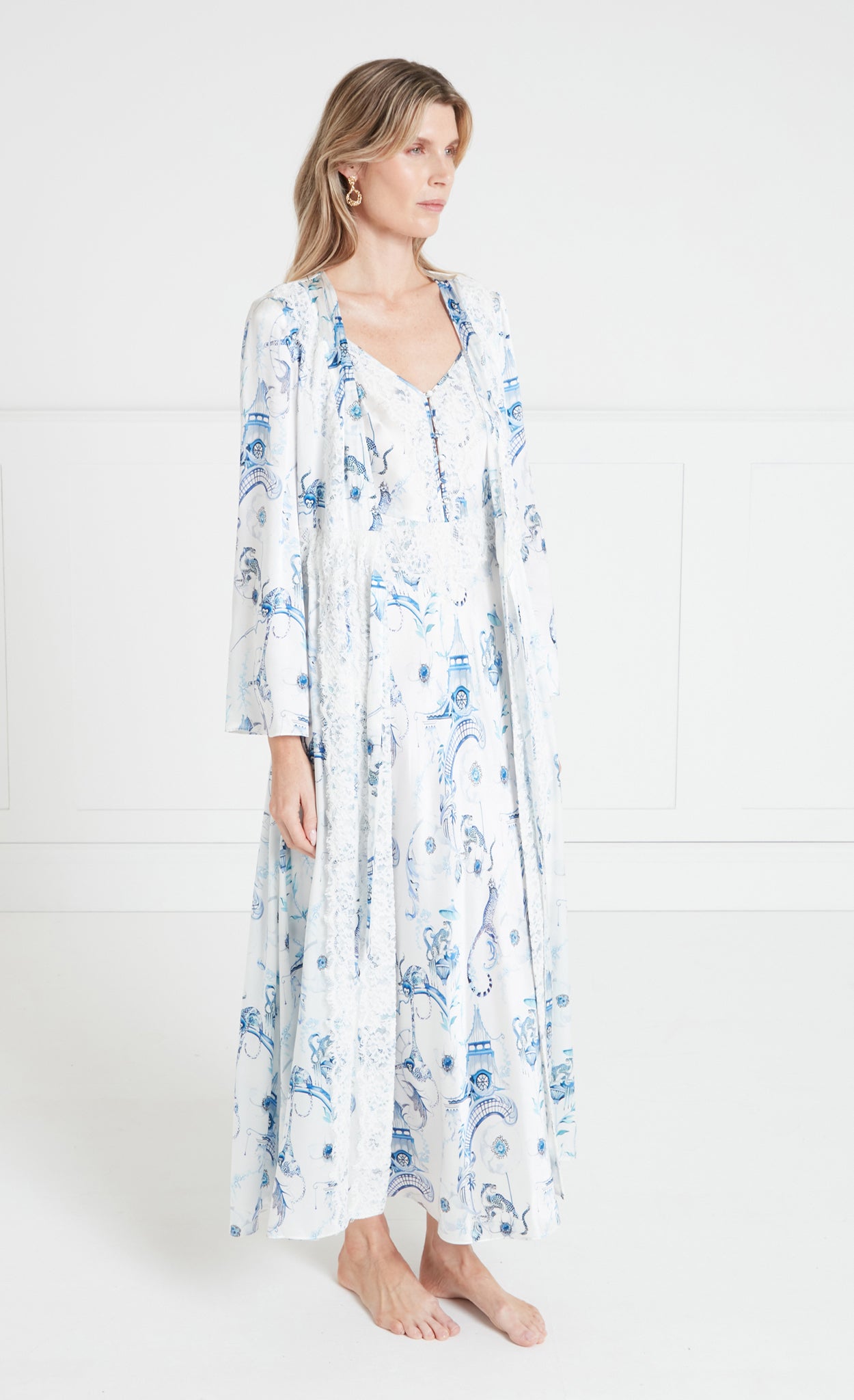 Aphrodite Robe - White/Blue-Euphoria