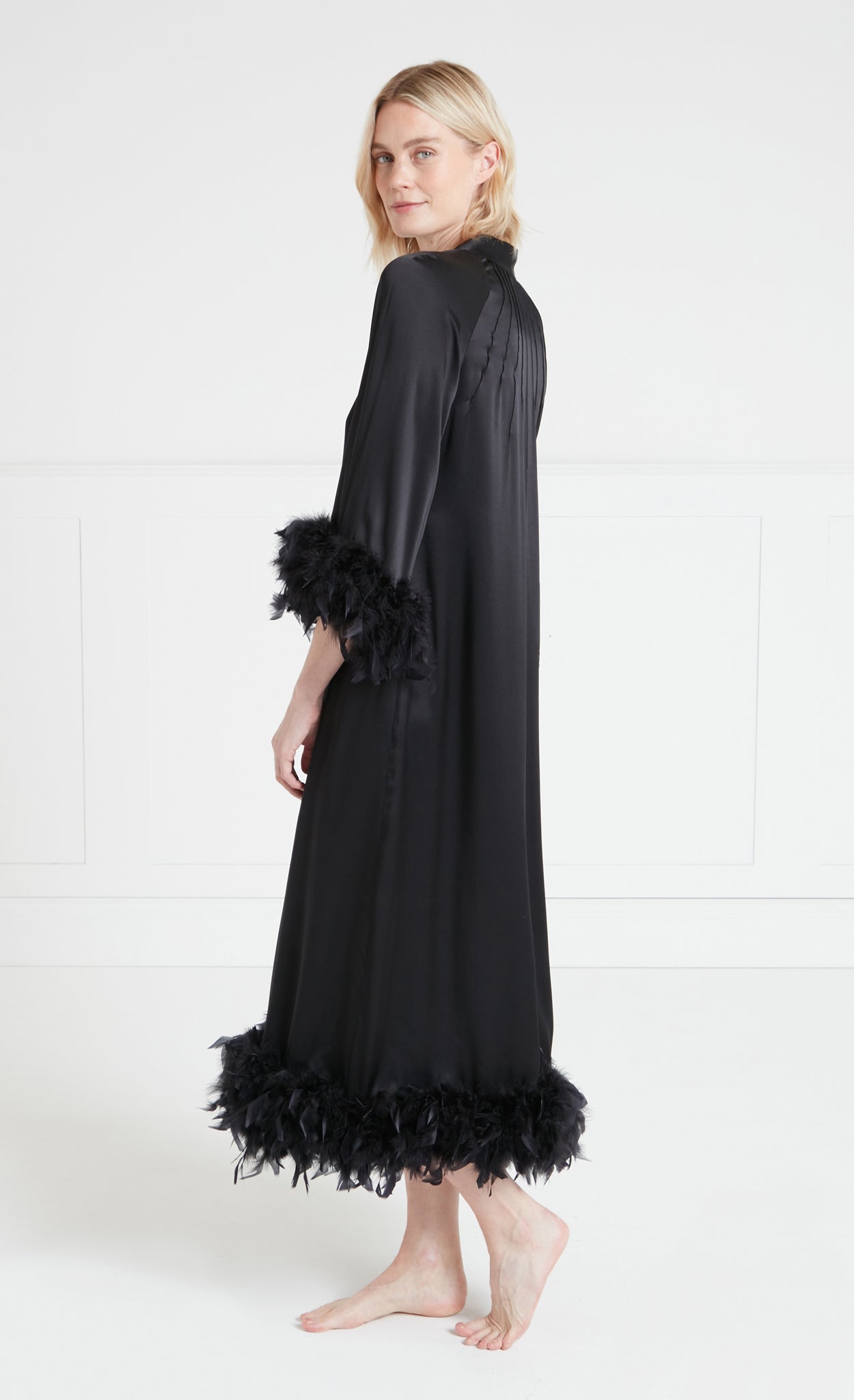 Hebe Ostrich Feather Robe - Black