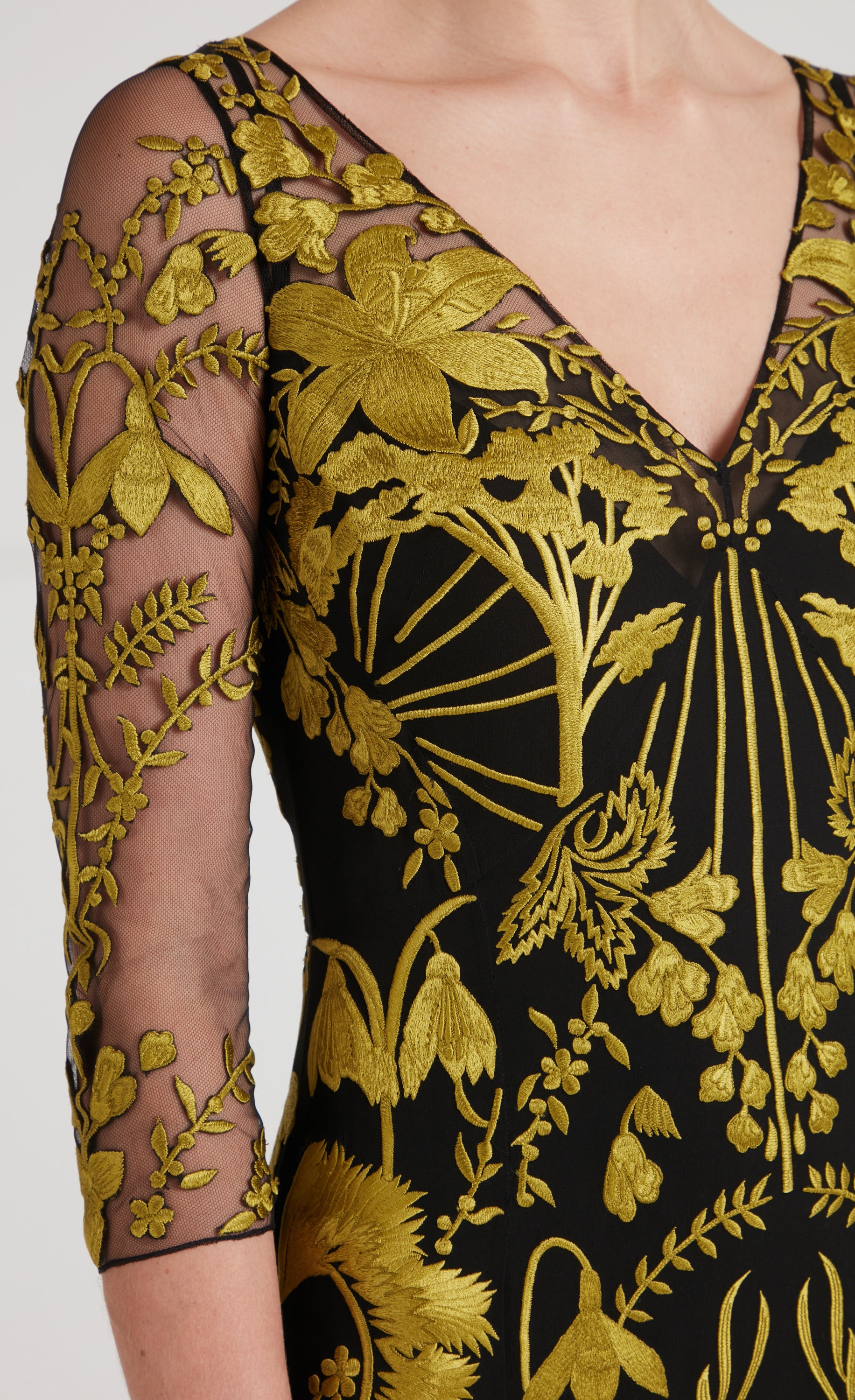 Thisbe V-Neck Gown - Black
