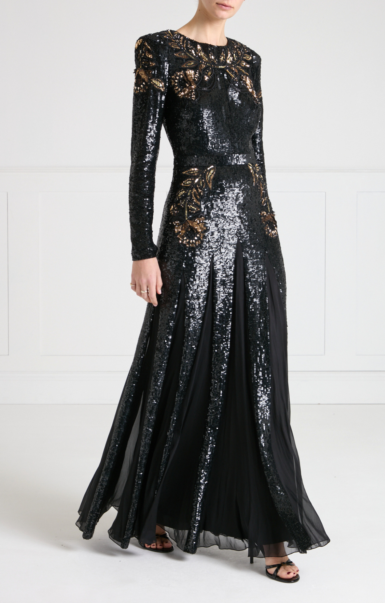 Porta Sleeved Gown - Black/Gold