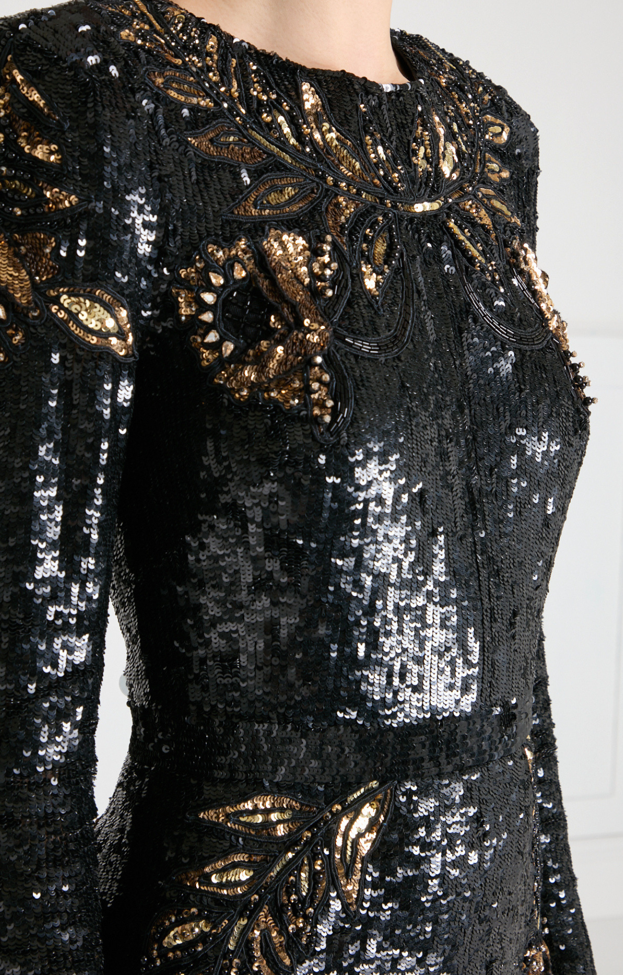 Porta Sleeved Gown - Black/Gold